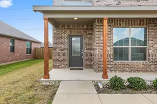 1037 McDonald Dr, Crowley, TX 76036 - Photo 4