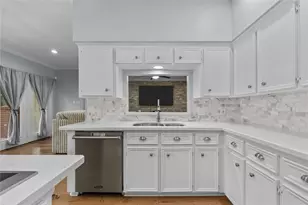 816 Sherwood Forest Dr, Dickinson, TX 77539 - Photo 20