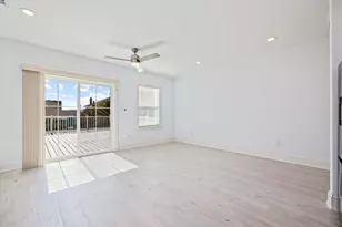 2817 Ave Q -B, Galveston, TX 77550 - Photo 18