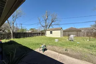 8906 Leader St, Houston, TX 77036 - Photo 18