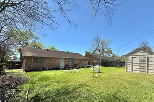 8906 Leader St, Houston, TX 77036 - Photo 20