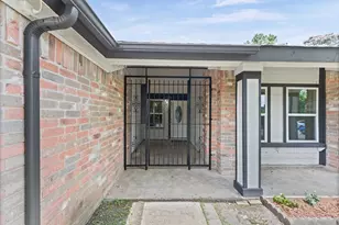 11335 Bayou Pl Ln, Houston, TX 77099 - Photo 2