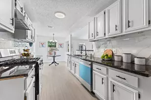 11335 Bayou Pl Ln, Houston, TX 77099 - Photo 12
