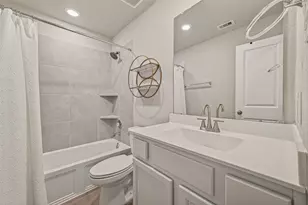 2701 Sagedale Dr, Conroe, TX 77301 - Photo 8