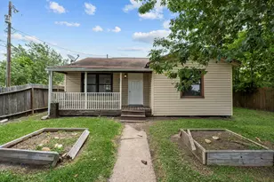 810 23rd St N, Texas City, TX 77590 - Photo 1