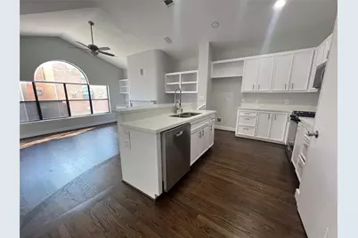 9810 Abigail Grace Court, Houston, TX 77025 - Photo 4