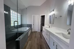 9810 Abigail Grace Ct, Houston, TX 77025 - Photo 8