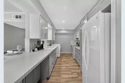 355 N Post Oak Lane #642, Houston, TX 77024 - Photo 16