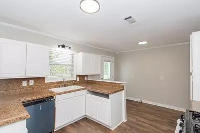 2523 S Broadway Street, La Porte, TX 77571 - Photo 10