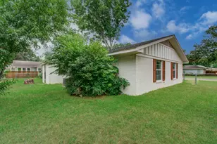 1722 Front St, Columbus, TX 78934 - Photo 32