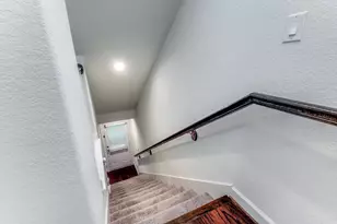 10709 Centre Forest Dr, Houston, TX 77043 - Photo 14