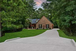 27118 Bearclaw Ct, Magnolia, TX 77355 - Photo 2