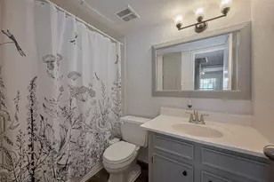 606 Marshall St, Houston, TX 77006 - Photo 8