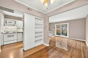1409 Maryland St, Houston, TX 77006 - Photo 2