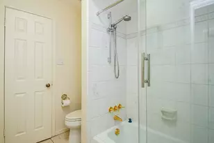 626 Longview Dr, Sugar Land, TX 77478 - Photo 42