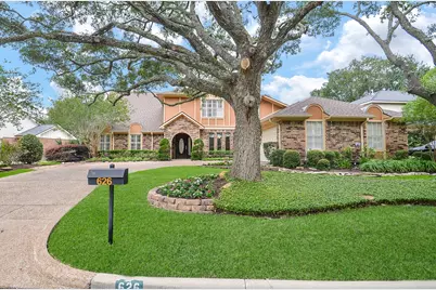626 Longview Drive, Sugar Land, TX 77478 - Photo 2