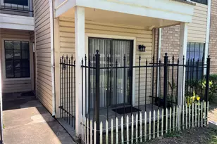 2750 Holly Hall St, Houston, TX 77054 - Photo 4