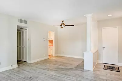 2230 S Piney Point Road #104, Houston, TX 77063 - Photo 6