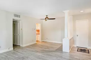 2230 S Piney Point Rd, Houston, TX 77063 - Photo 6