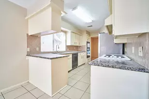 14835 Delbarton Dr, Houston, TX 77083 - Photo 10