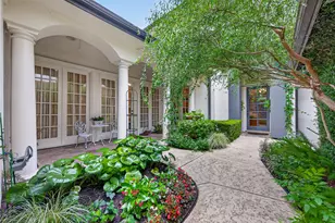 22 Frontenac Way, The Woodlands, TX 77382 - Photo 8