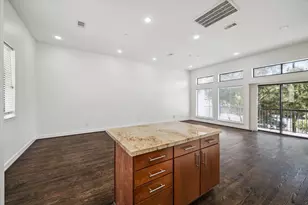 1316 Welch St, Houston, TX 77006 - Photo 6