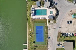 4023 Grayson Dr, Galveston, TX 77554 - Photo 36