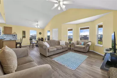 4023 Grayson Dr, Galveston, TX 77554 - Photo 8