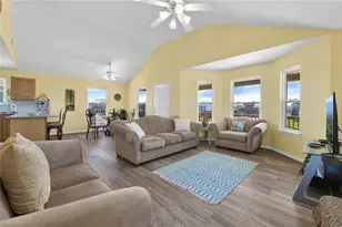 4023 Grayson Dr, Galveston, TX 77554 - Photo 8