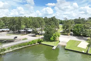 15392 Paradise Point Dr, Willis, TX 77318 - Photo 46