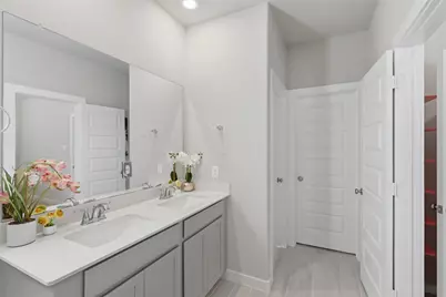 9946 Storehouse Drive, Houston, TX 77080 - Photo 16