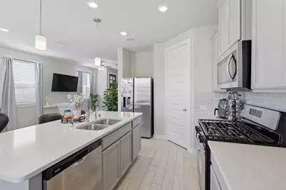 9946 Storehouse Drive, Houston, TX 77080 - Photo 10