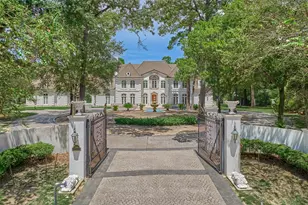 206 N Tranquil Path, The Woodlands, TX 77380 - Photo 2