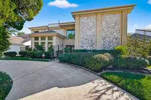 1698 Creekside Dr, Sugar Land, TX 77478 - Photo 2