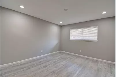 1104 W Tri Oaks Lane #119, Houston, TX 77043 - Photo 14