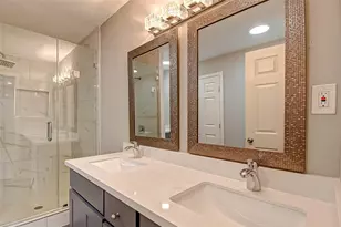 1104 W Tri Oaks Ln, Houston, TX 77043 - Photo 18