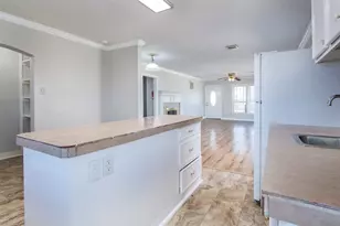 1007 E Main St, Tomball, TX 77375 - Photo 2