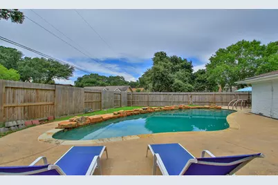 207 Burgundy Lane, League City, TX 77573 - Photo 4