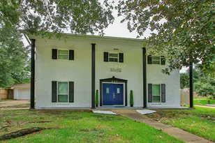 207 Burgundy Ln, League City, TX 77573 - Photo 2