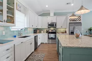 973 Sea Breeze, Crystal Beach, TX 77650 - Photo 16