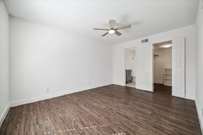 9700 Leawood Boulevard #1214, Houston, TX 77099 - Photo 10