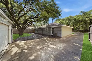 3326 Cloverdale St, Houston, TX 77025 - Photo 20
