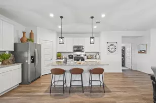 4107 Sterling Springs Ln, League City, TX 77573 - Photo 2