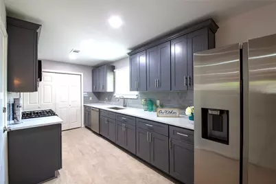 1011 Twinbrooke Drive, Houston, TX 77088 - Photo 2