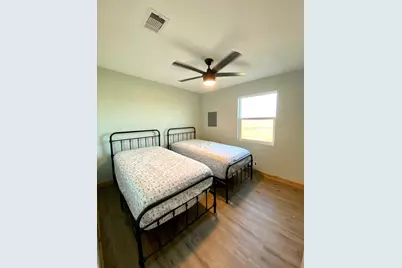 334 Bay Avenue, Freeport, TX 77541 - Photo 8