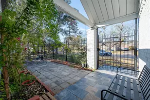 2111 Gray Falls Dr, Houston, TX 77077 - Photo 4