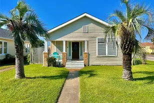 4202 Ave T 1/2, Galveston, TX 77550 - Photo 1