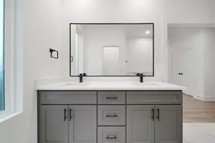 7618 Inwood Hls Ln, Houston, TX 77088 - Photo 22