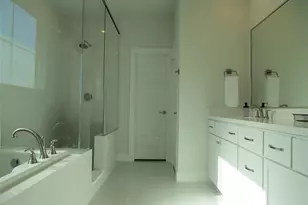 2802 Grand Fountains Dr, Houston, TX 77054 - Photo 4