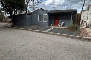1922 Vassar St, Houston, TX 77098 - Photo 2